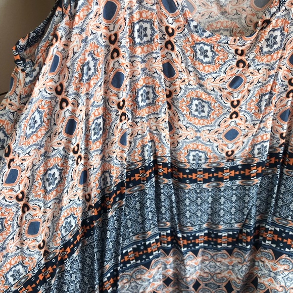 Sleeveless top - Picture 3 of 4